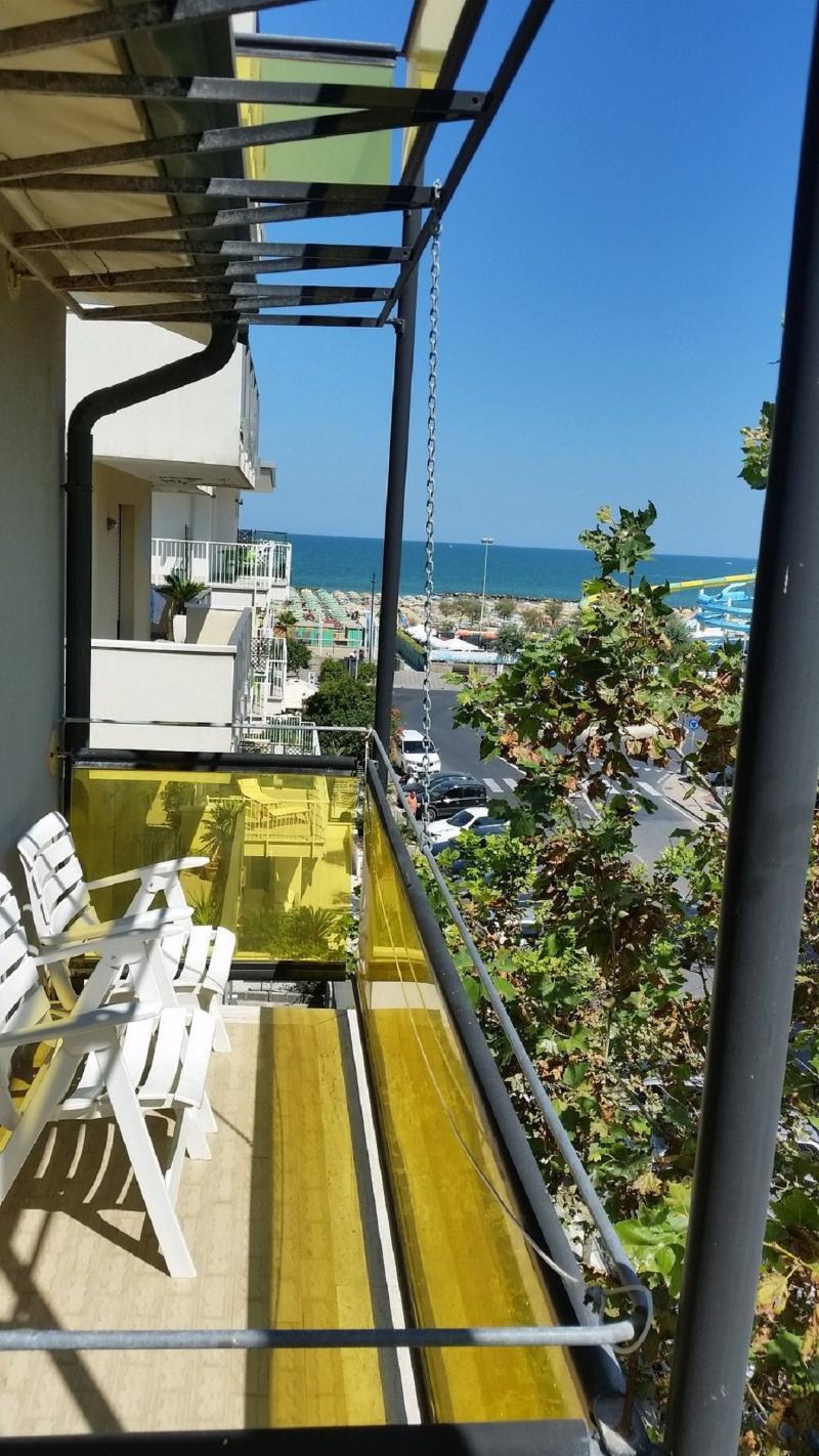 Hotel Criss Rimini Bagian luar foto